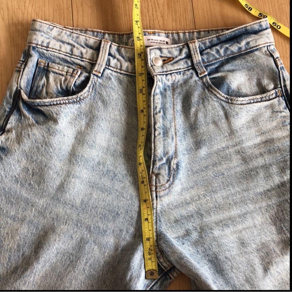 Zara Slim Mom Jeans Light Wash